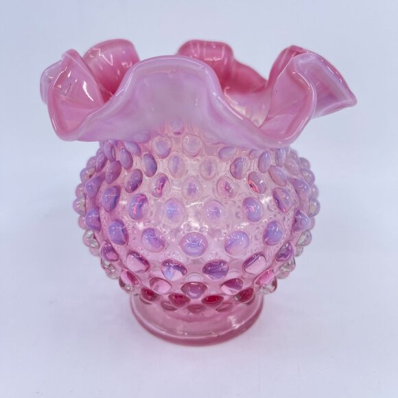 vintage pink opalescent hobnail glass vase with ruffled edge - Picture 4 of 6